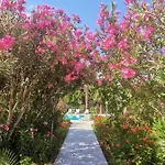 Kiris Garden Hotel