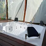 Kiris Garden Hotel