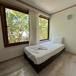 Hotel Kiris Garden