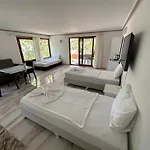 Hotel Kiris Garden *