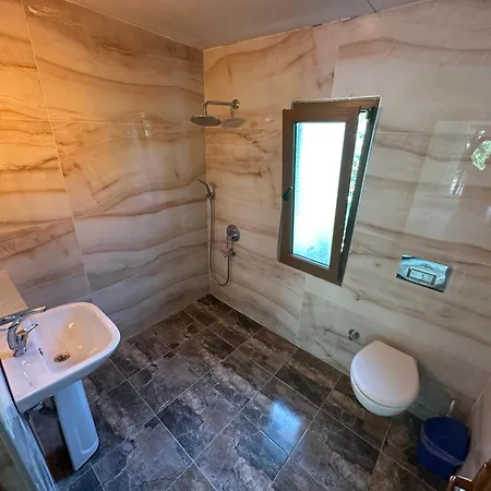 Hotel Kiris Garden *