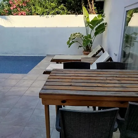 Kiris Garden Hotel