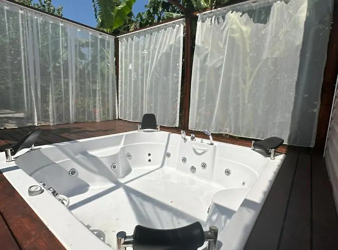 Kiris Garden Hotel