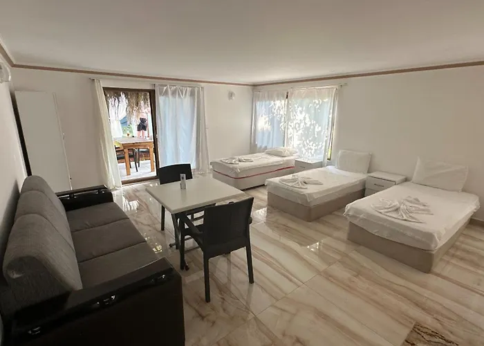 Kiris Garden Hotel