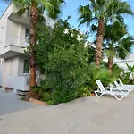 Kiris Garden Отель *